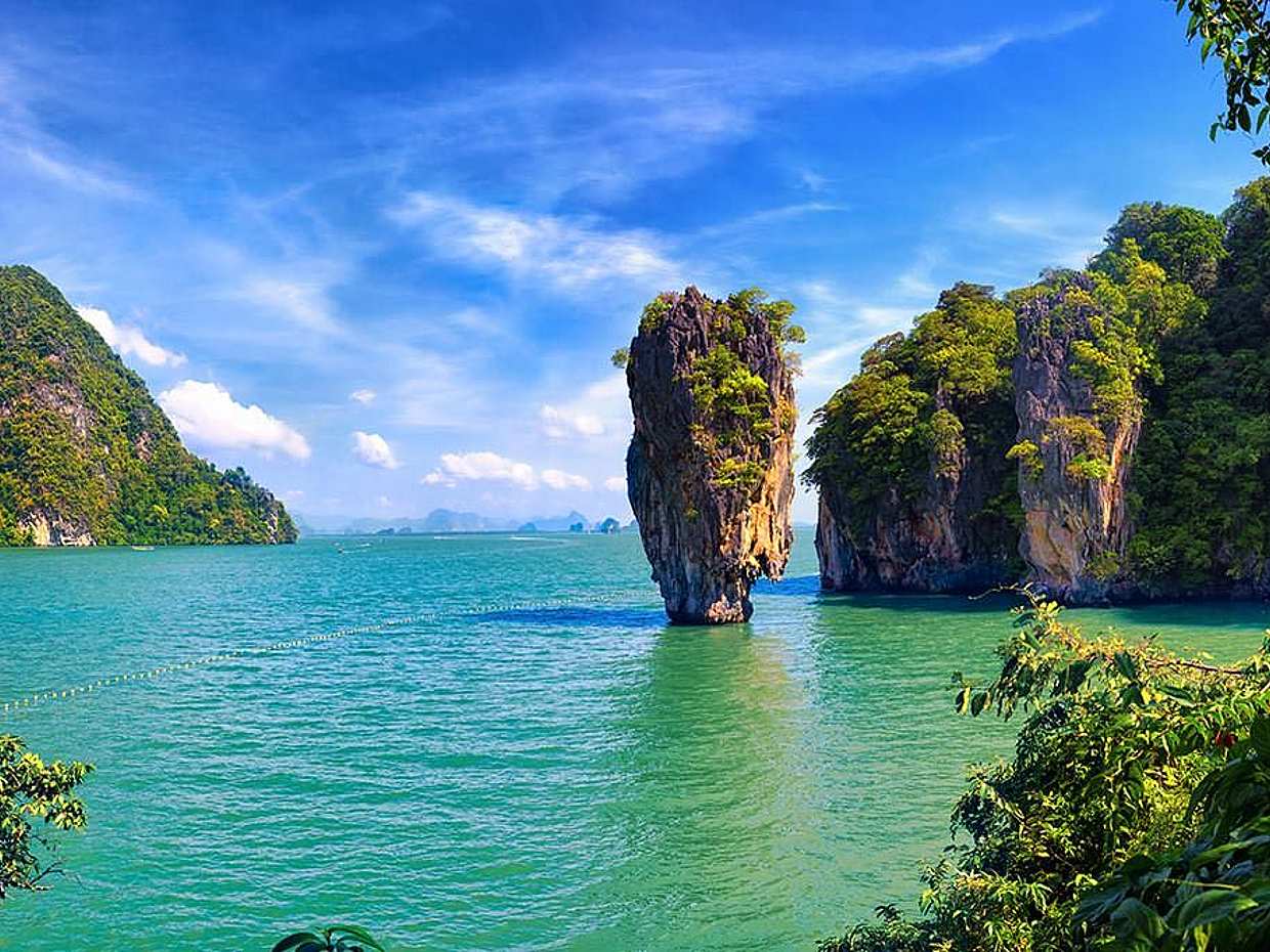 Phuket: Wyspa Jamesa Bonda 4 w 1 ze spływem kajakowym po zatoce Phang Nga luksusową łodzią w Tajlandii.

