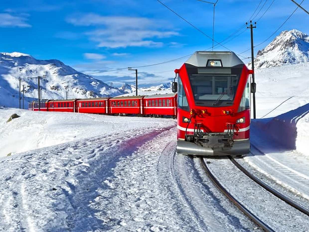 Lake Como, Swiss Alps and Bernina train. Departure from Milan