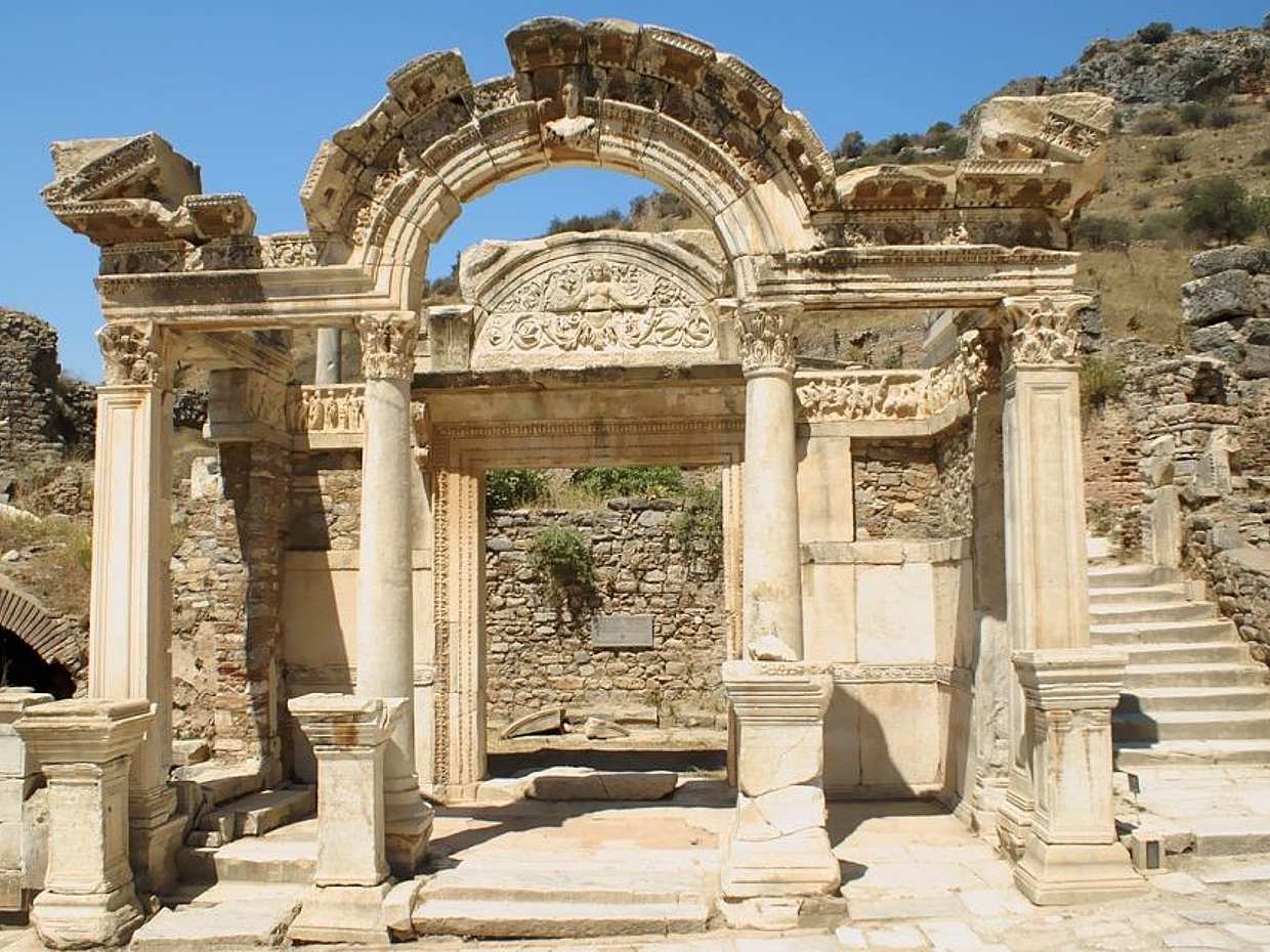Vanuit de haven van Kusadasi: Efeze, Huis van Maria & Tempel van Artemis met lunch in Turkije, Kuşadası, photo 4