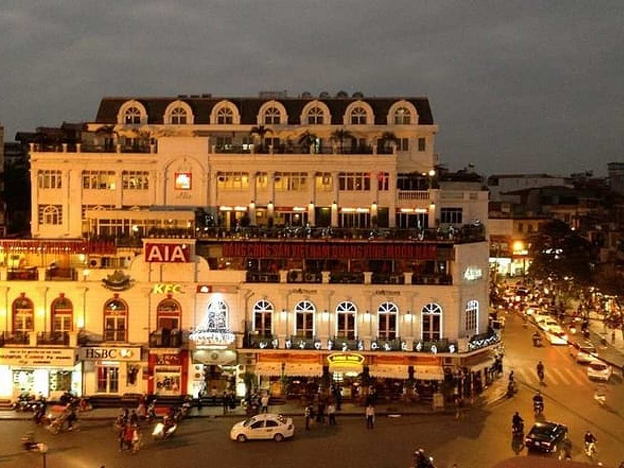 Exploring Hanoi by Motorbike Including Lunch