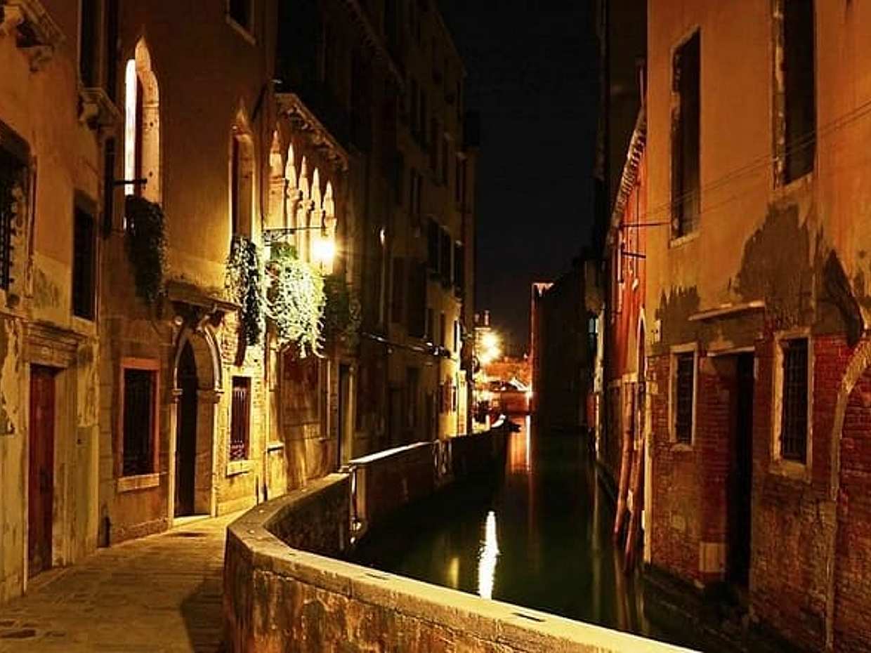 Venice by Night: Highlights & Hidden Gems Tour