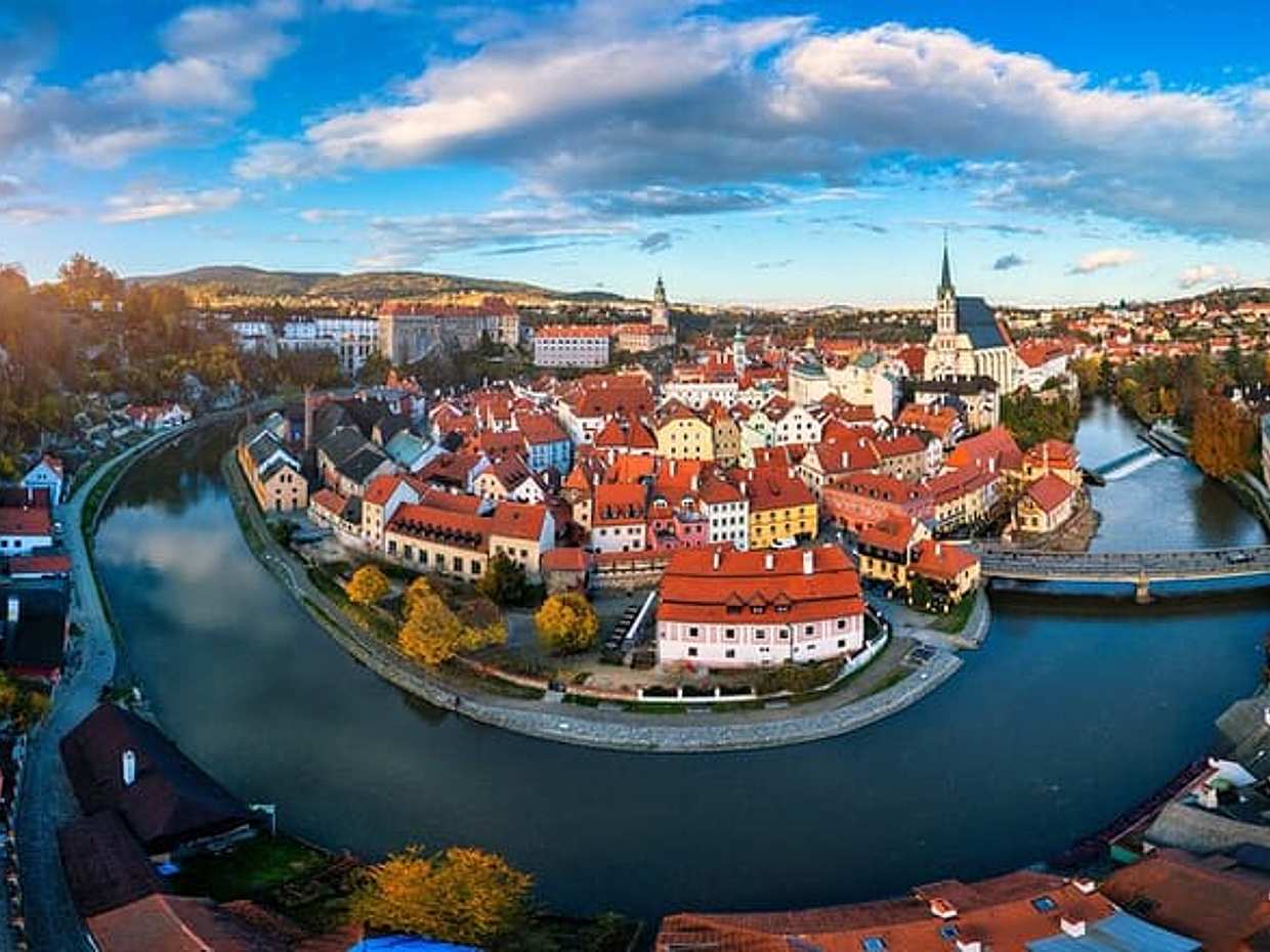 Prague to Cesky Krumlov Private 1-Way Car Transfer