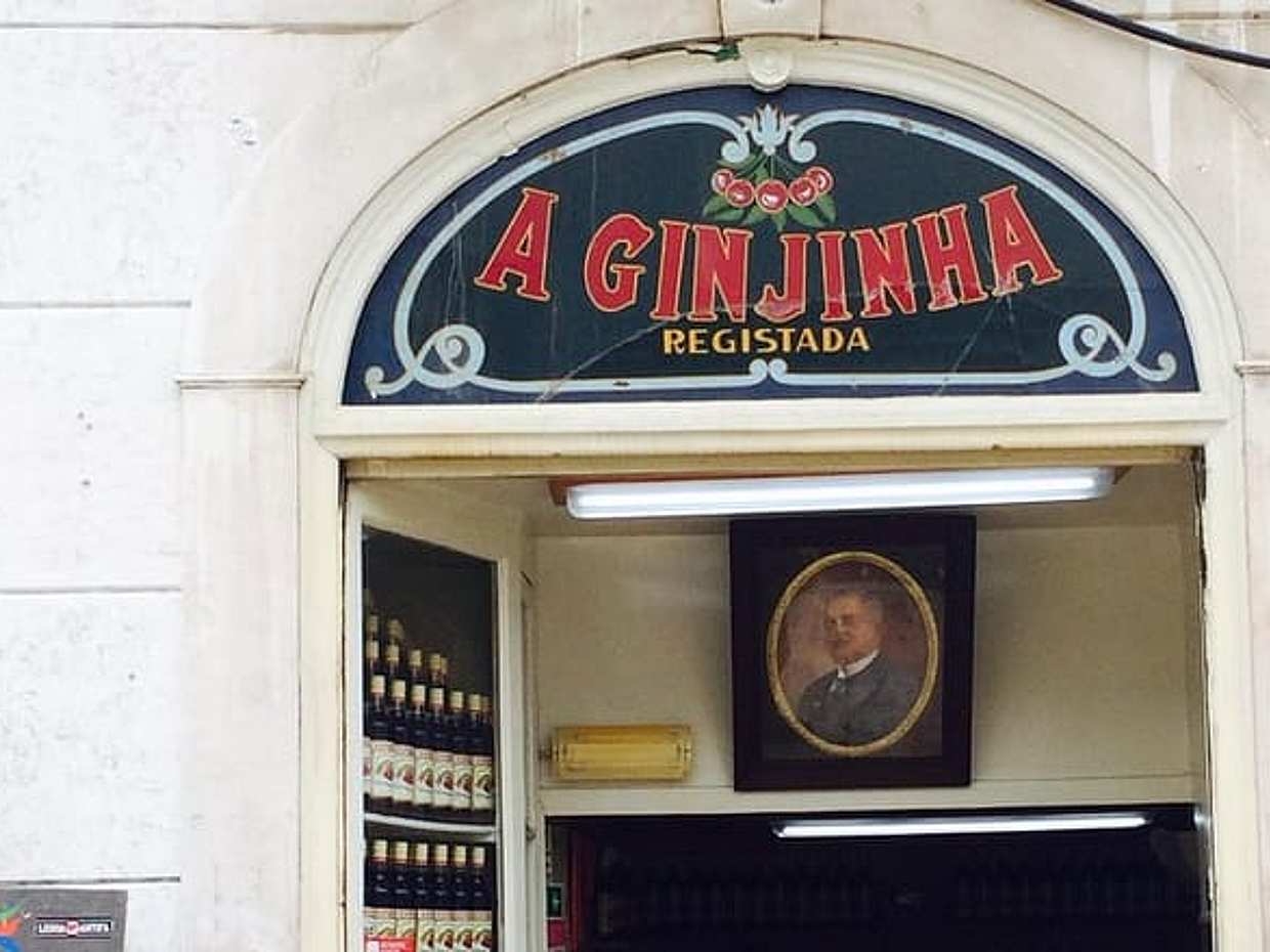 Recorrido de compras por las tiendas locales de Lisboa, photo 2