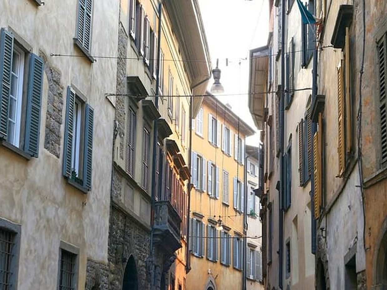 Old Bergamo Scavenger Hunt & Highlights Self-Guided Walking Tour