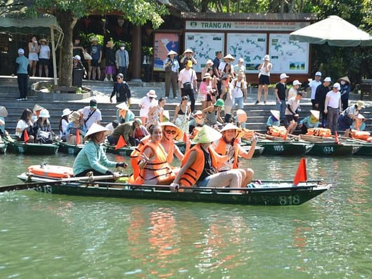 From Ninh Binh: Bai Dinh Trang An Hang Mua Small Group Day Tour, photo 2