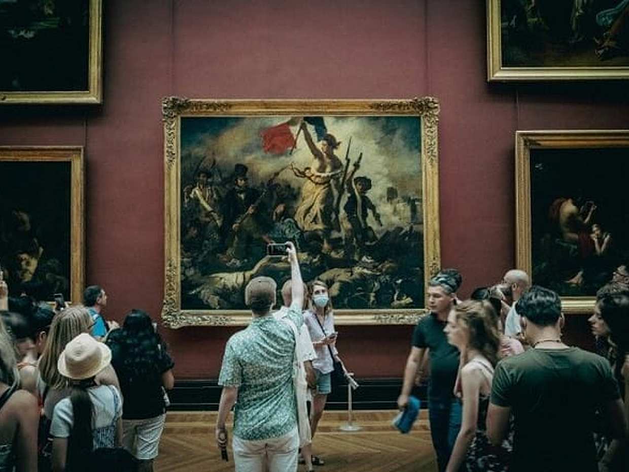 Louvre Museum Experience with Optional Macaron Tasting, photo 2