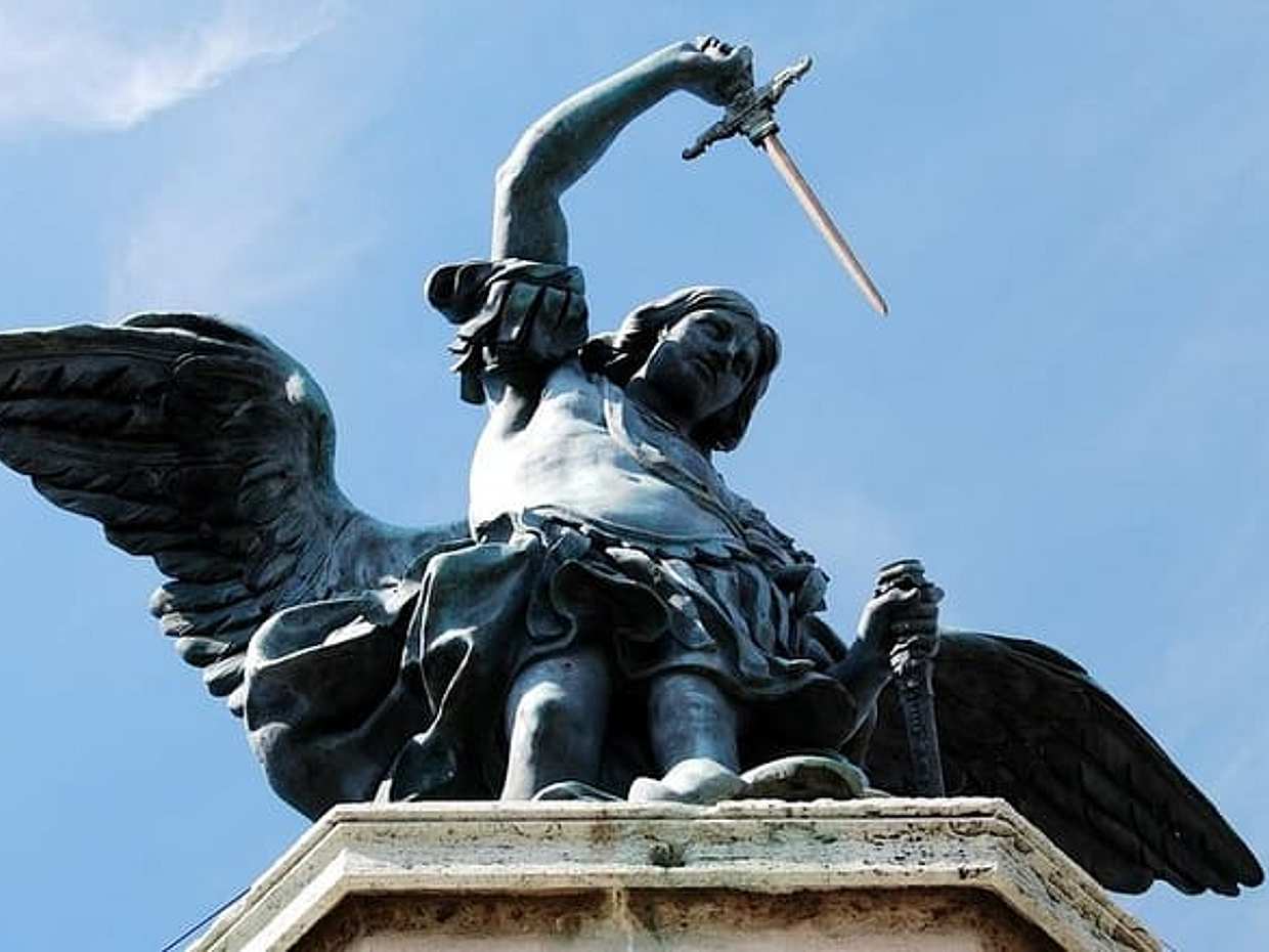 Castel Sant'Angelo and Baroque walking tour