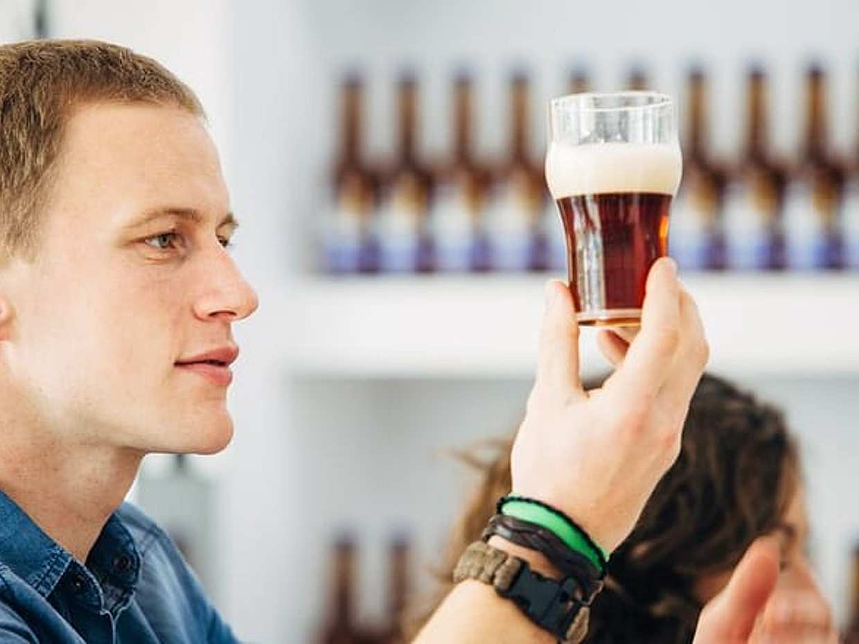 Rome: Private Craft Beer Tasting Tour with Local Bites in Italy, Roma