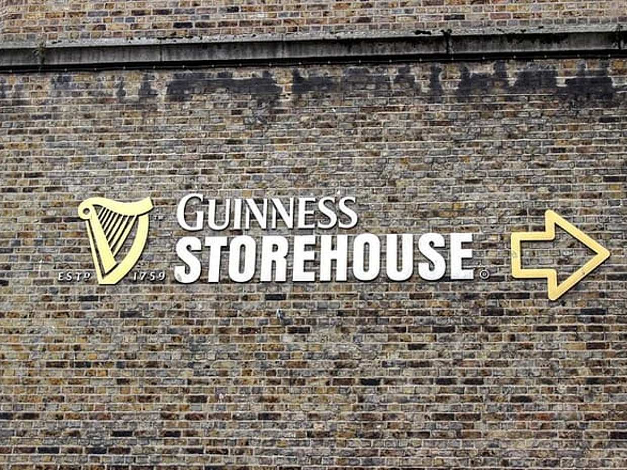 The Dublin Incident: Alien, Whiskey & Clues Exploration Game in Ireland