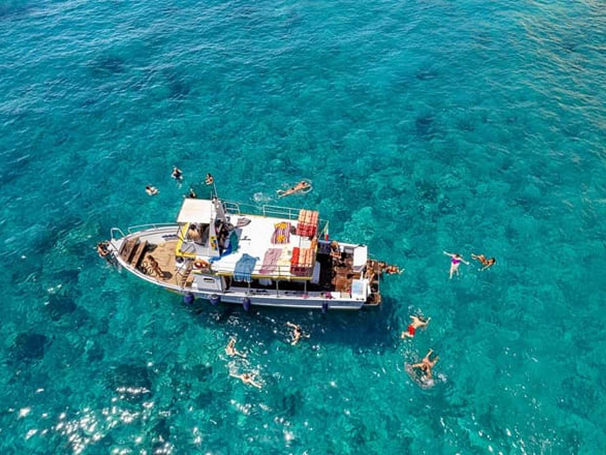 Ponza Island: PRIVATE Day Trip from Anzio with 6 hrs Boat Excursion & Lunch on board