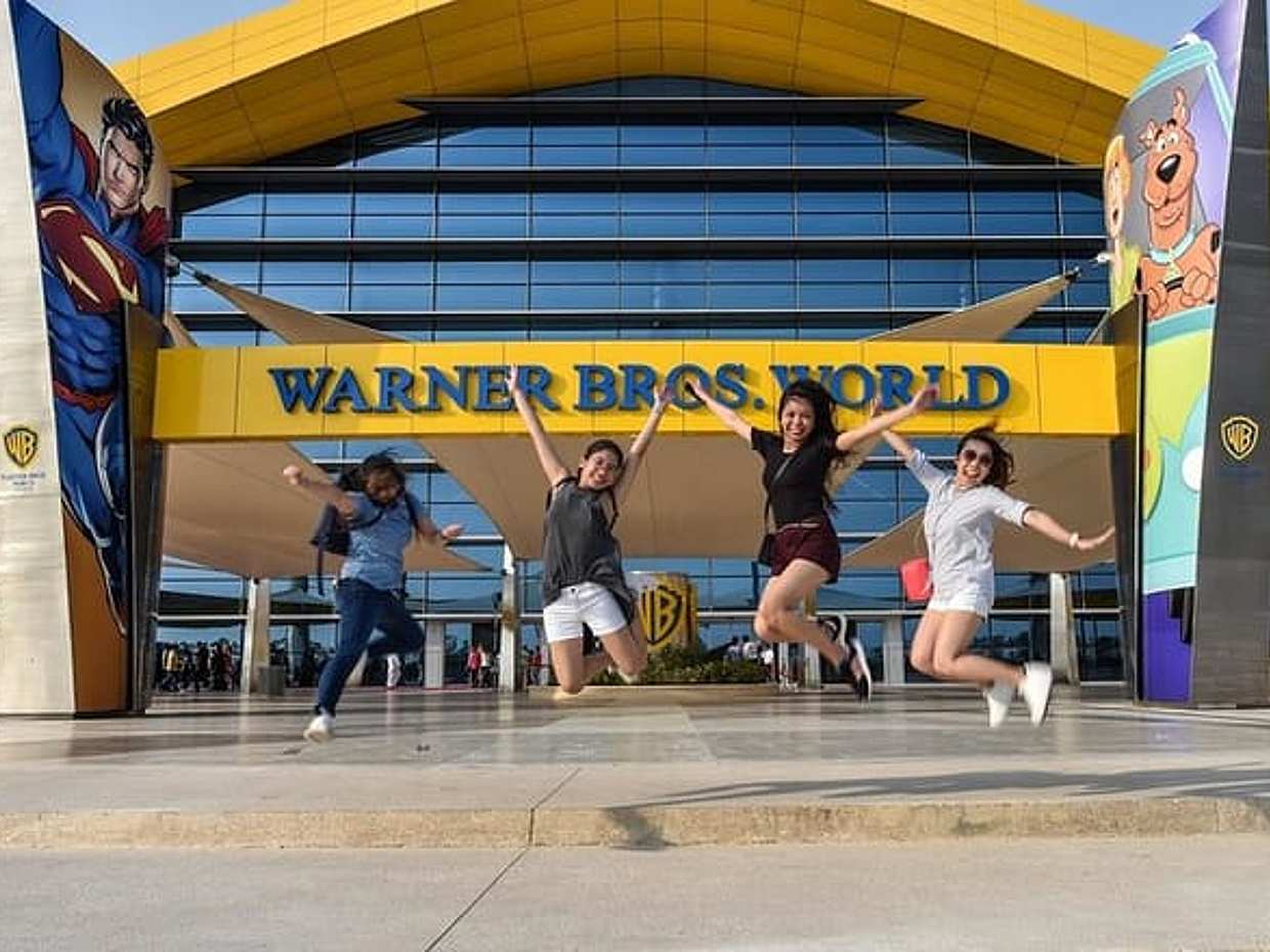 Abu Dhabi City Tour with Warner Bros World ticket from Dubai