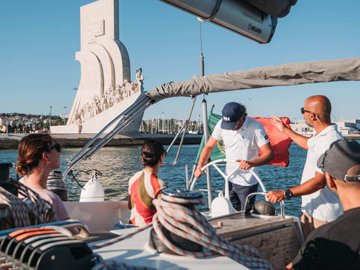 Lisbon Small Group 2h Sunset Sailing- Live Commentary & a Drink (Or Open Bar Option) in Portugal, Lisboa, photo 3