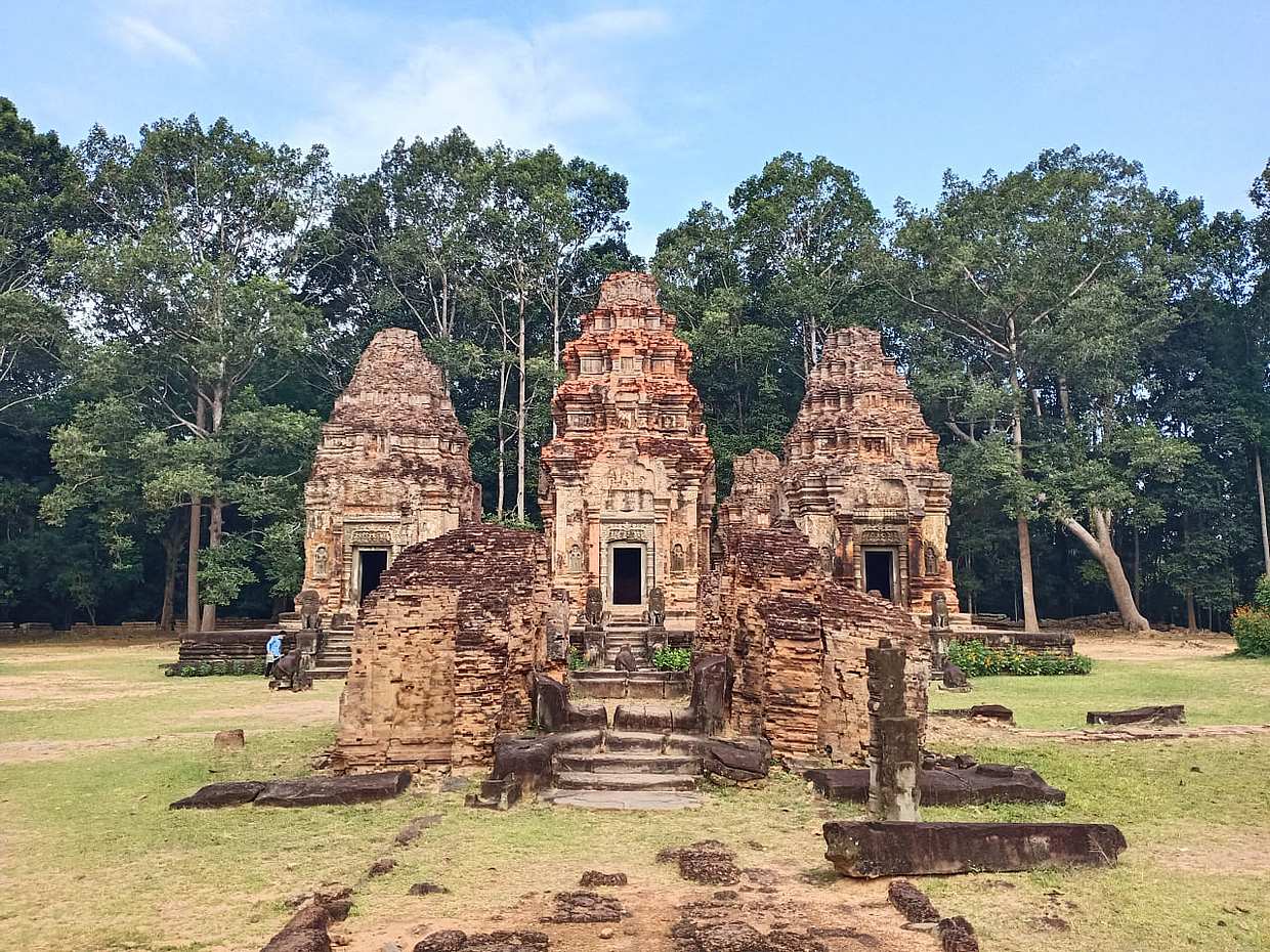 Private One Day Trip to Banteay Srei, Rolous Group and Kompong Phluk in Cambodia, Krong Siem Reap, photo 4