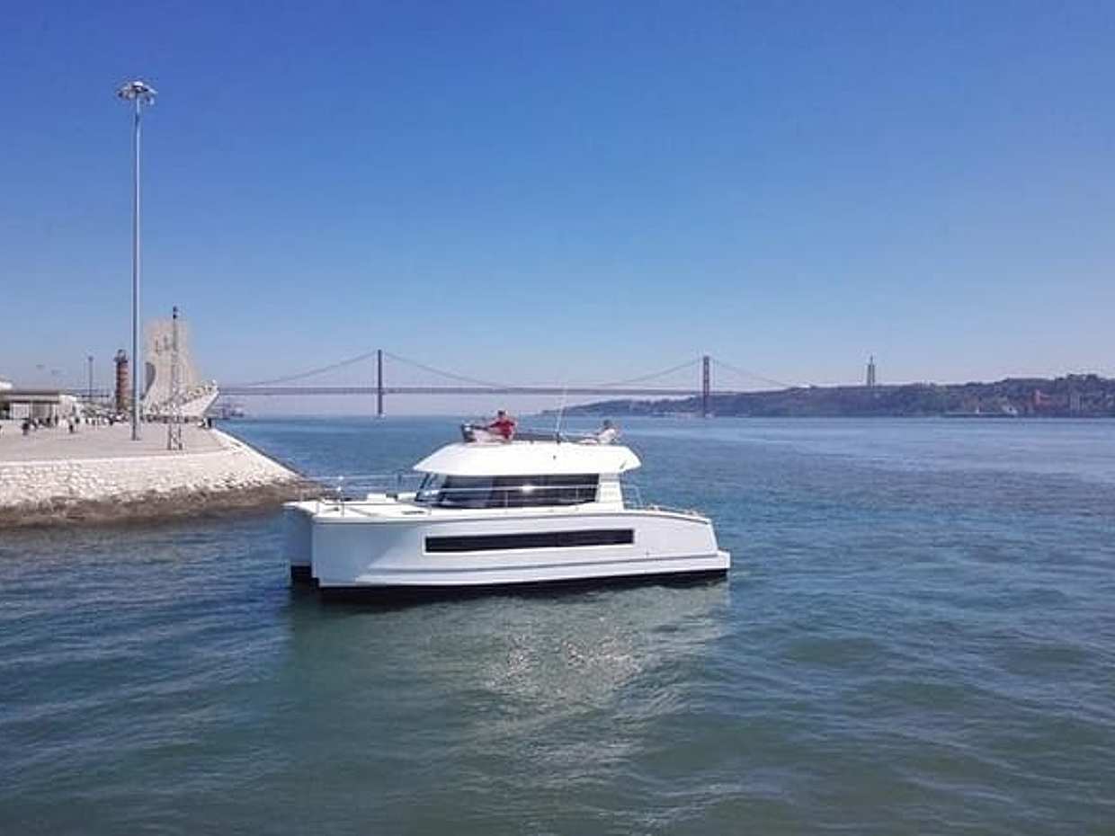 Motor catamaran up to 18 people in Lisbon in Portugal, photo 5