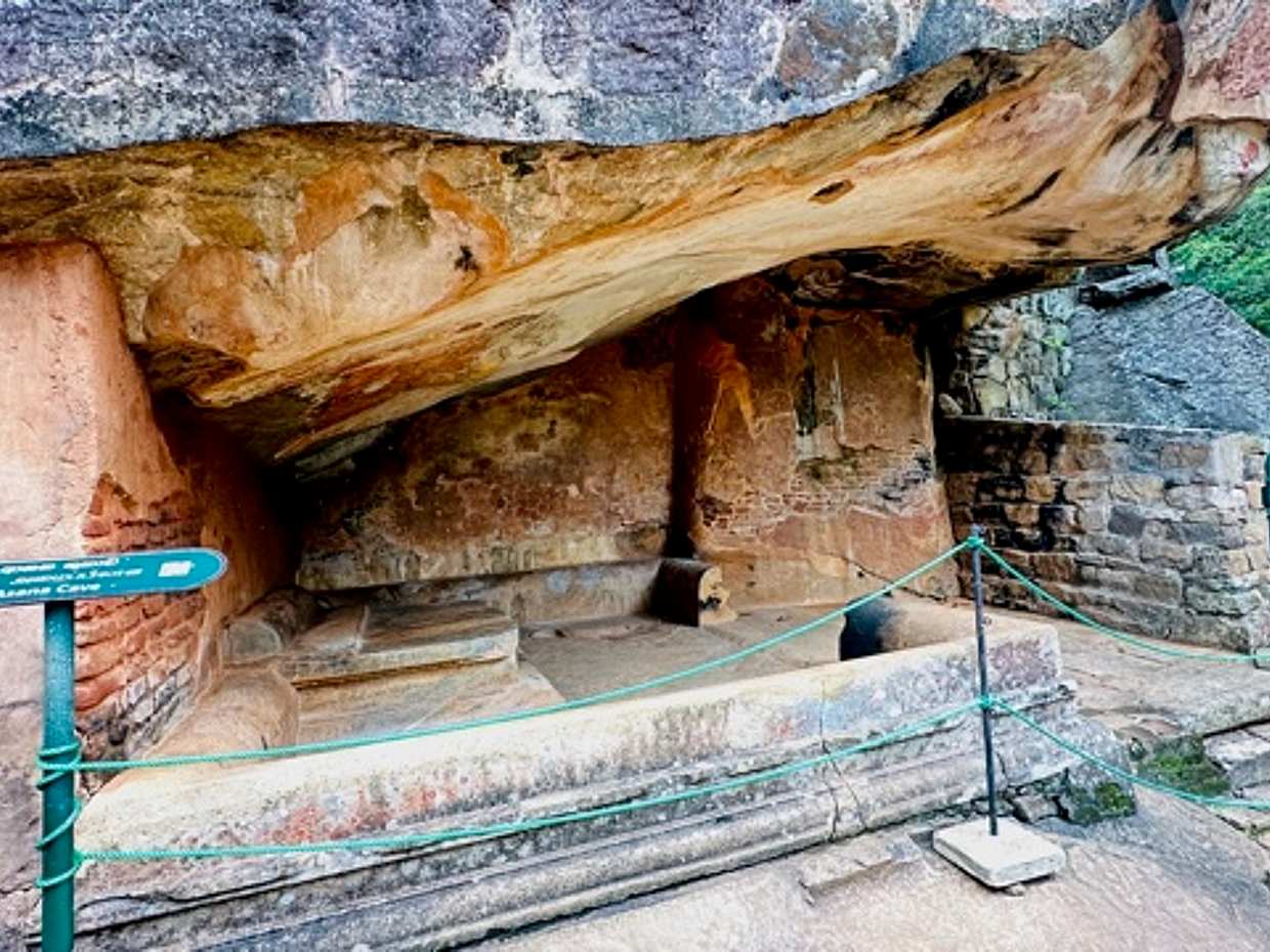 One Day Tour to Sigiriya and Dambulla from Colombo in Sri Lanka, photo 4