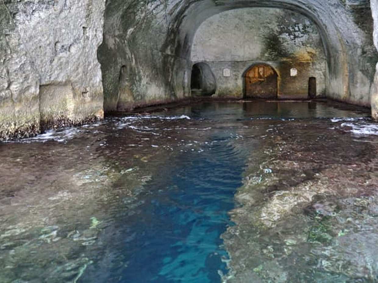 Ponza Island: PRIVATE Day Trip from Anzio with 6 hrs Boat Excursion & Lunch on board, photo 5