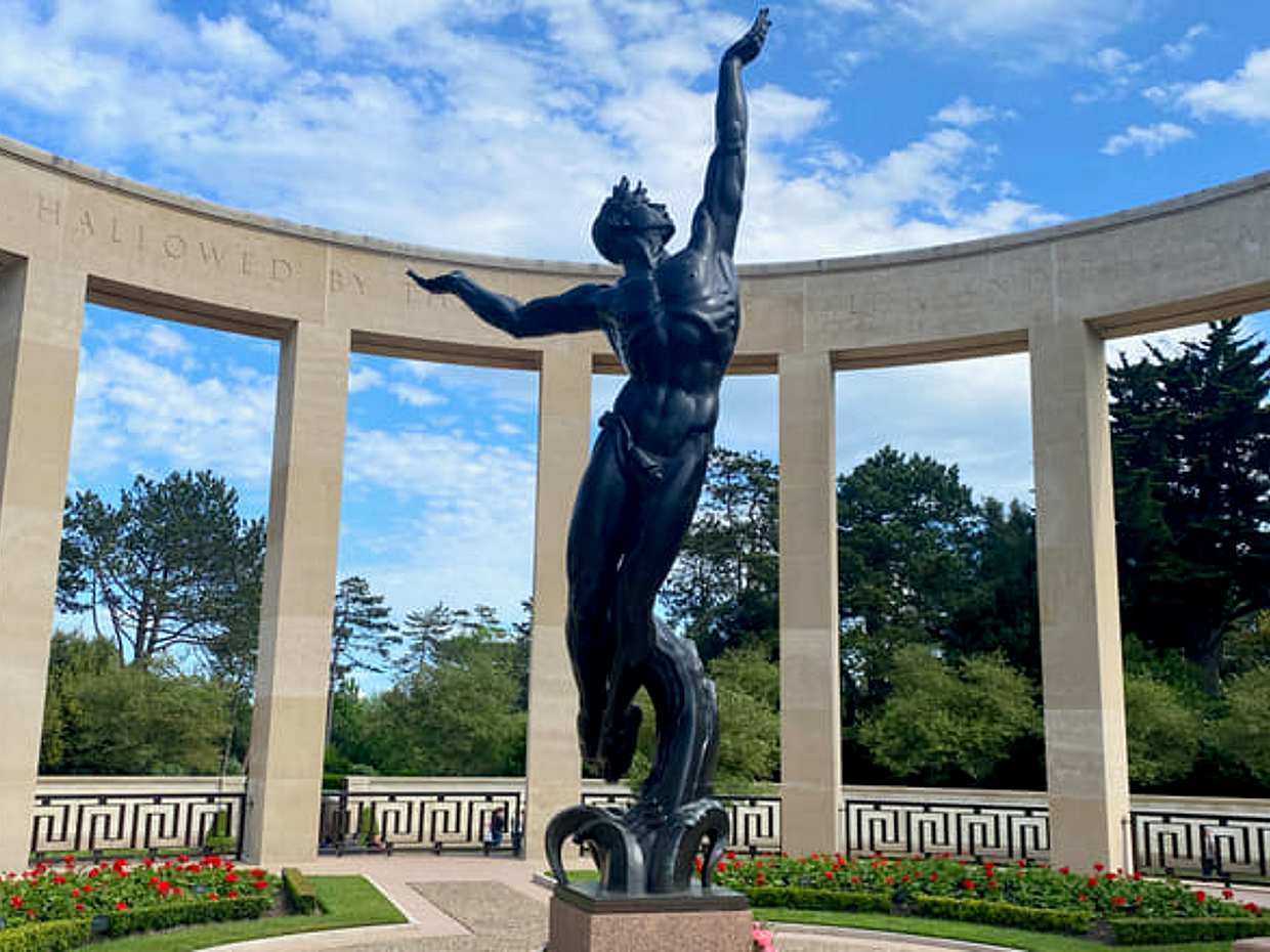 Private Normandy D-Day Live guided Top 6 Sites trip from Paris.