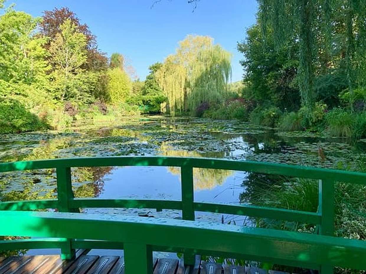 Paris & Giverny in One Day with Lunch and Roundtrip VIP Transportation