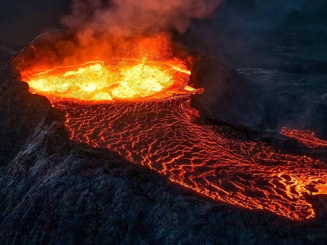 Meradalir Erupting Volcano Hike and Northern Lights, photo 3
