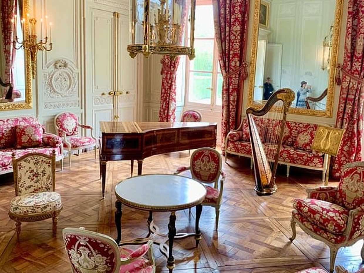 Versailles Palace & Marie-Antoinette's Estate Full Day Private Tour from Paris, photo 4