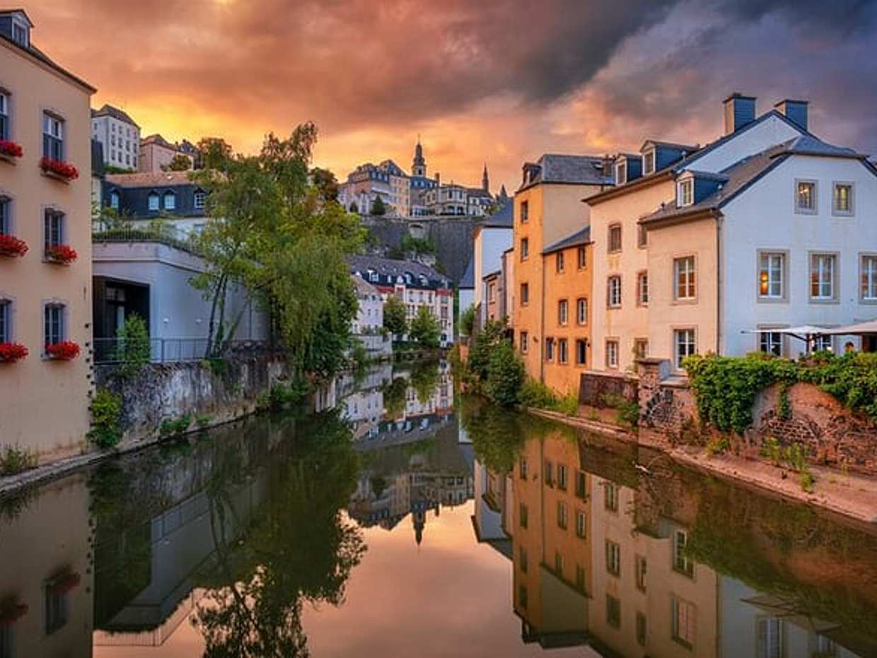 Luxembourg Scavenger Hunt & Highlights Self-Guided Walking Tour