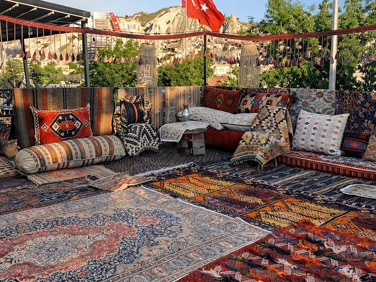 Photo Session Cappadocia Rug Terrace - Open Terrace in Goreme - Turkish Rugs, photo 3