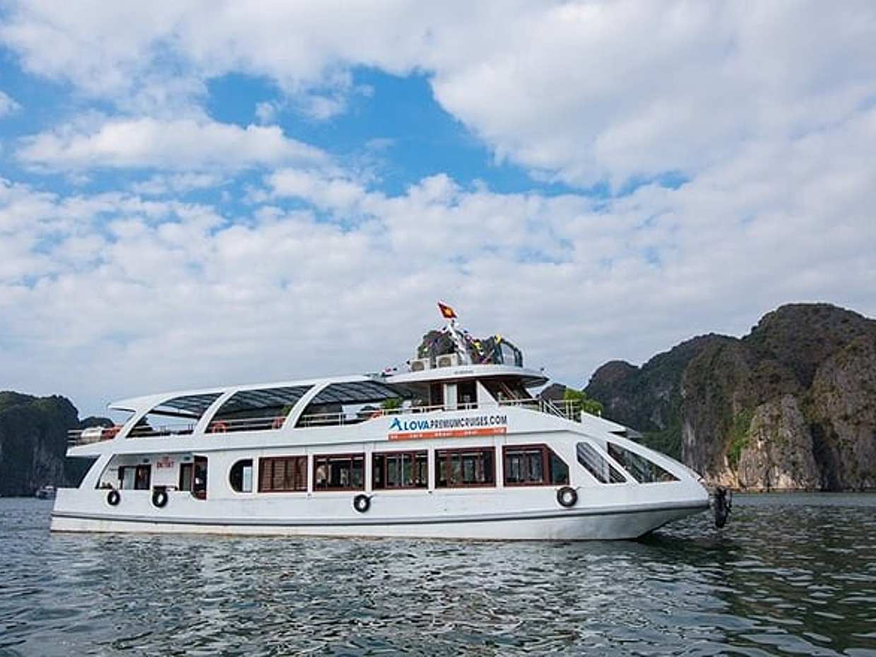 Halong Bay Day Tour with Expressway,Cave,Island,Beach from Hanoi, photo 4