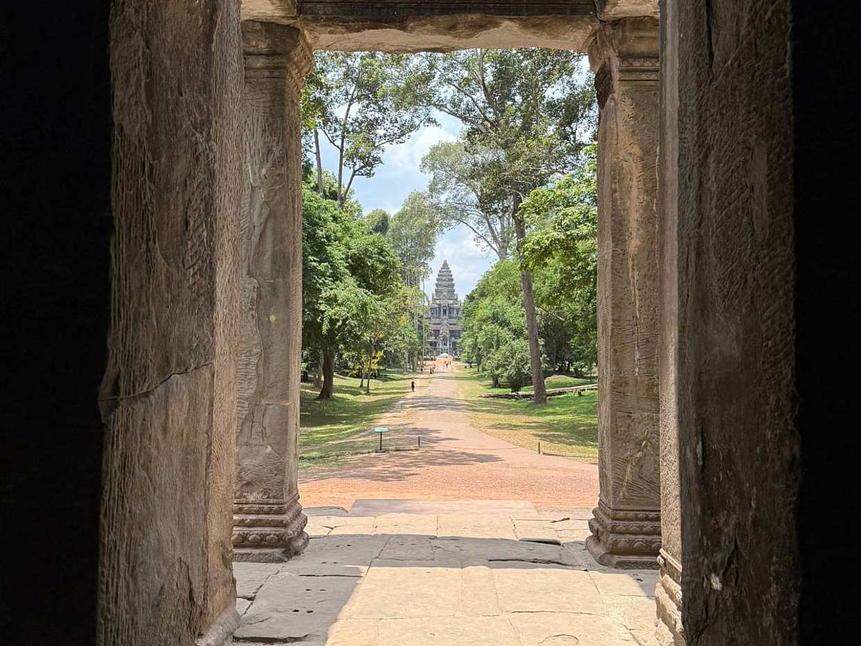 Private Bicycle Trip in the Ruined Temples in Cambodia, Krong Siem Reap, photo 2