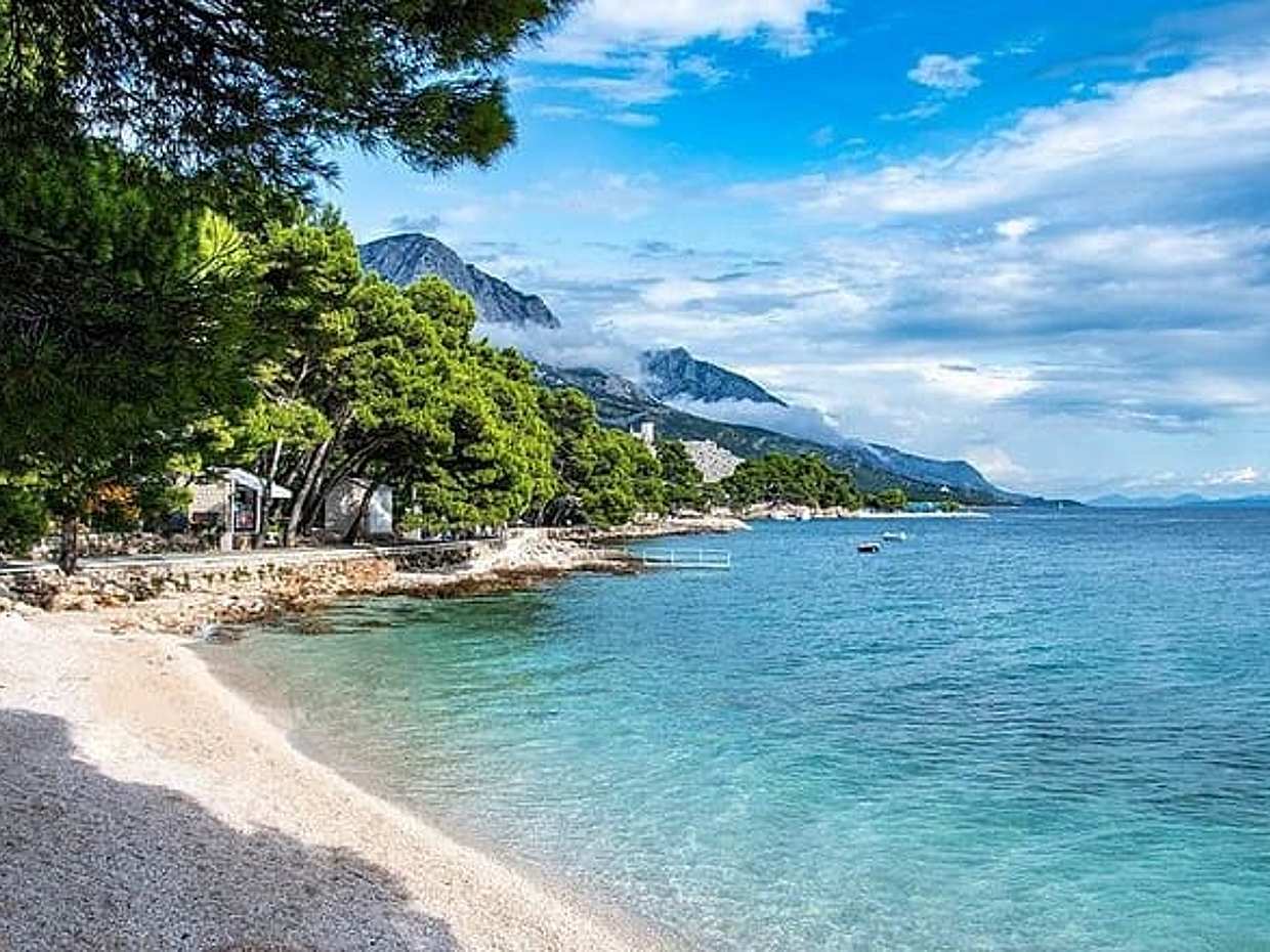 Private Transfer from Makarska to Dubrovnik with 2h Sightseeing, local driver