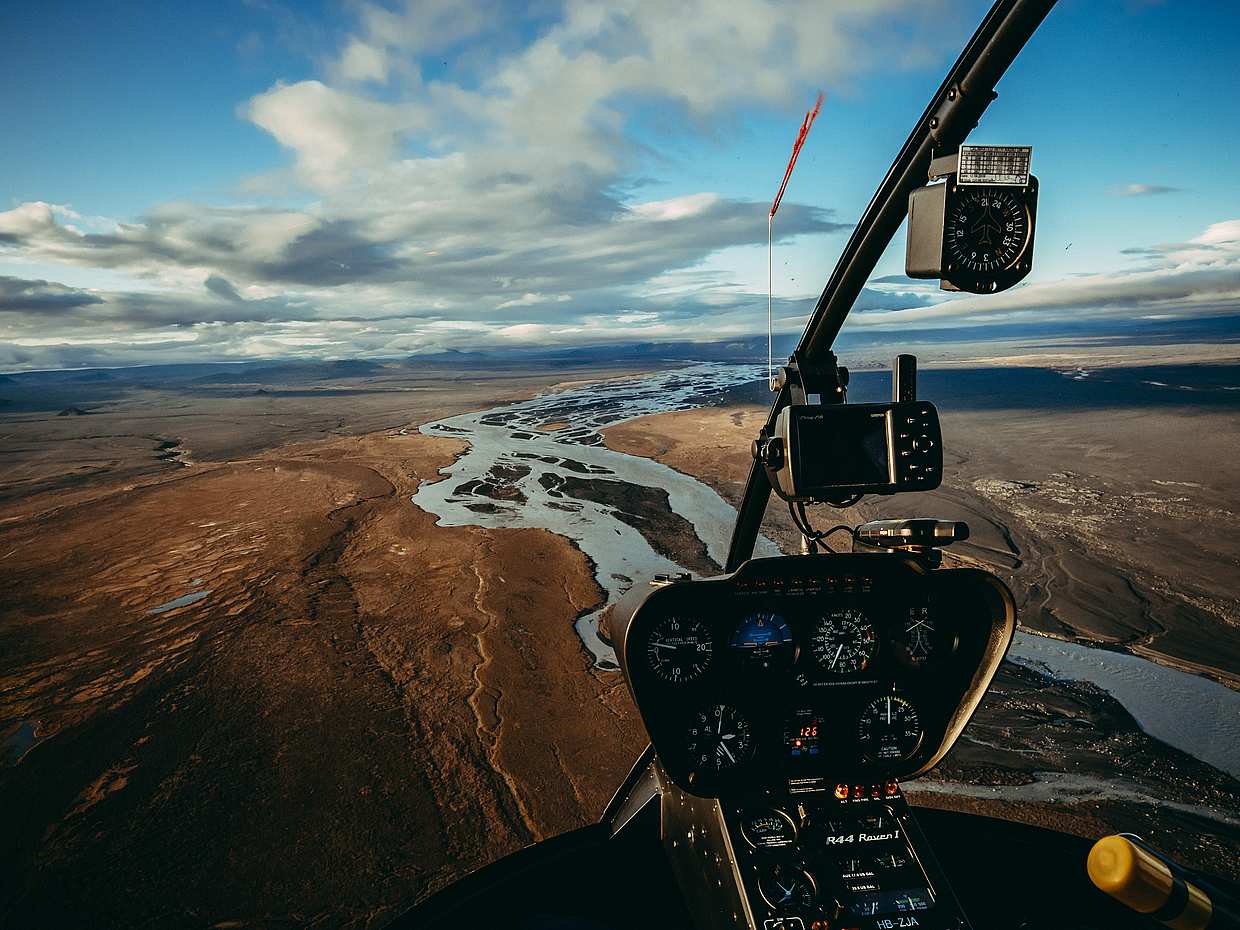 Continental Rift and Geothermal Helicopter Tour in Reykjavík, Iceland