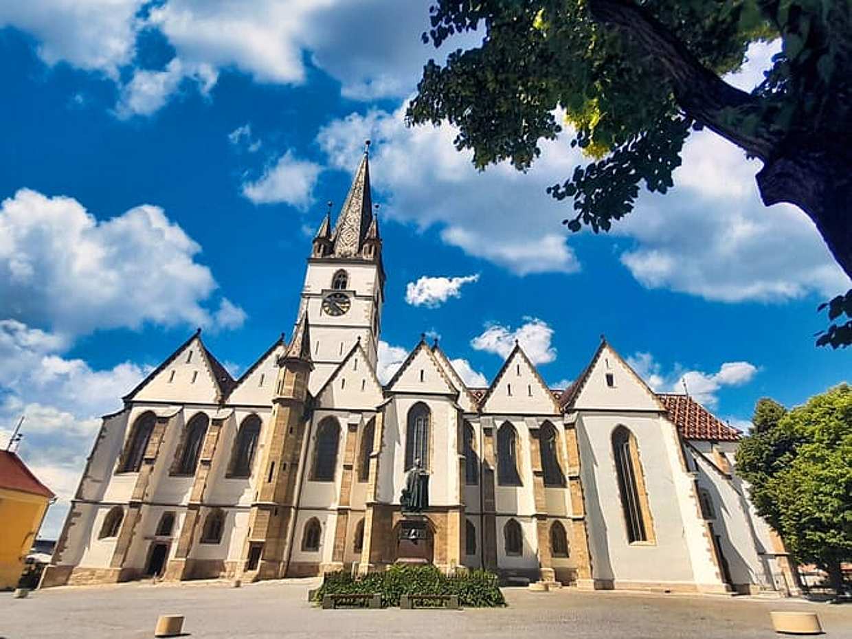 Castello di Corvino e città fortificata di Sibiu, Romania, photo 2