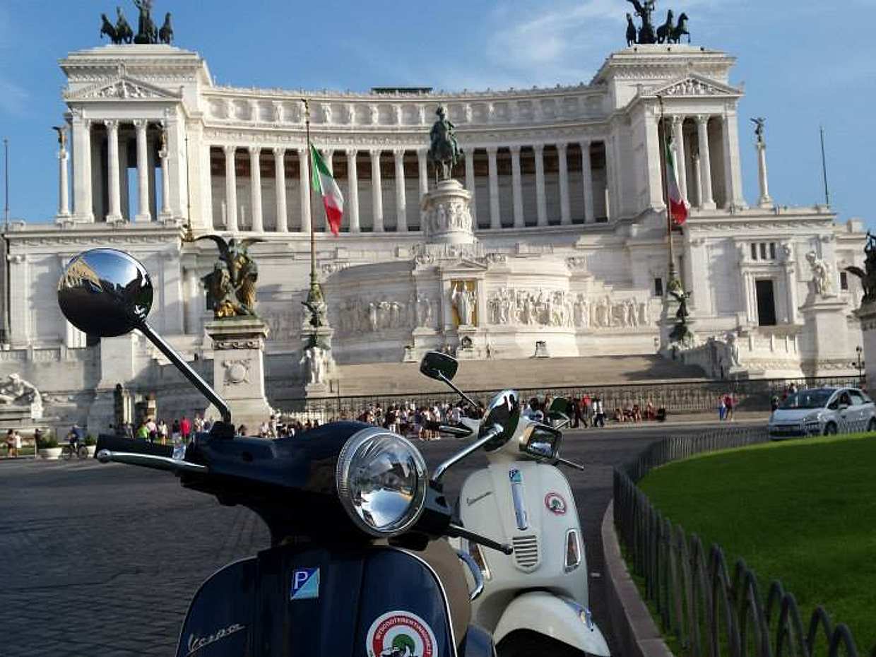 3 horas de auto conducción en Vespa en Roma, Italia, tour en Vespa por Roma
, photo 2
