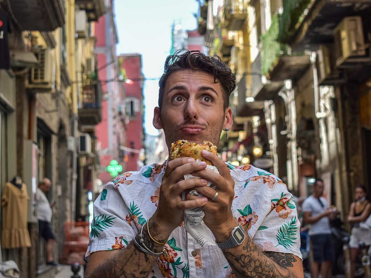 Visite gastronomique nocturne de Naples, en Italie
