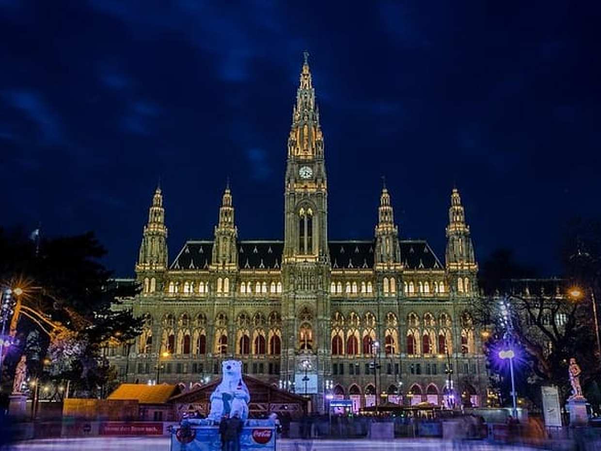One way tour from Prague to Vienna, 4h of Stop, English Driver, photo 2