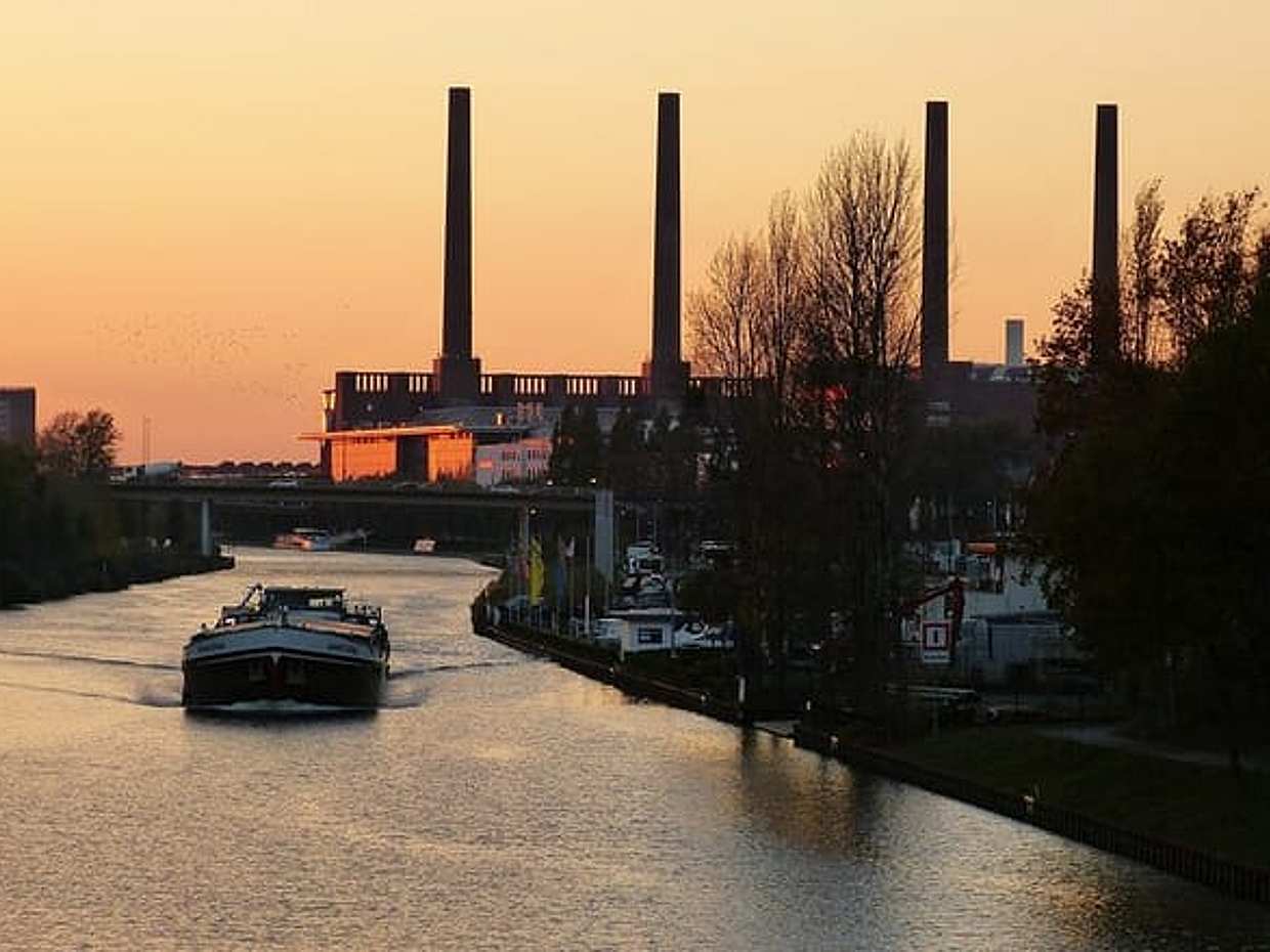 Private Direct Transfer From Hamburg to Wolfsburg; English Speaking Driver, photo 4