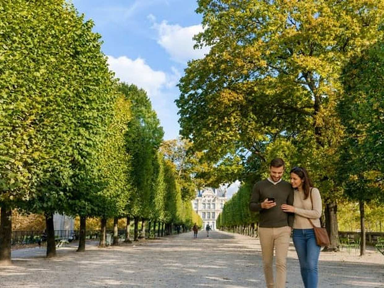 Paris Scavenger Hunt & Highlights Tour a pé autoguiado em França, photo 5
