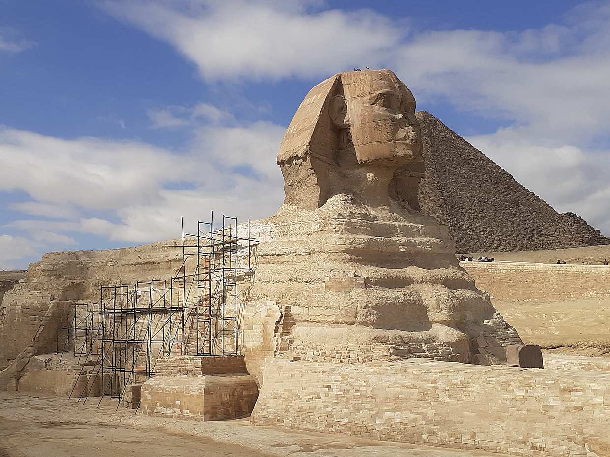 Full-day Tour - Giza pyramids, Egyptian Museum & Khan El Khalili Bazaar, Cairo