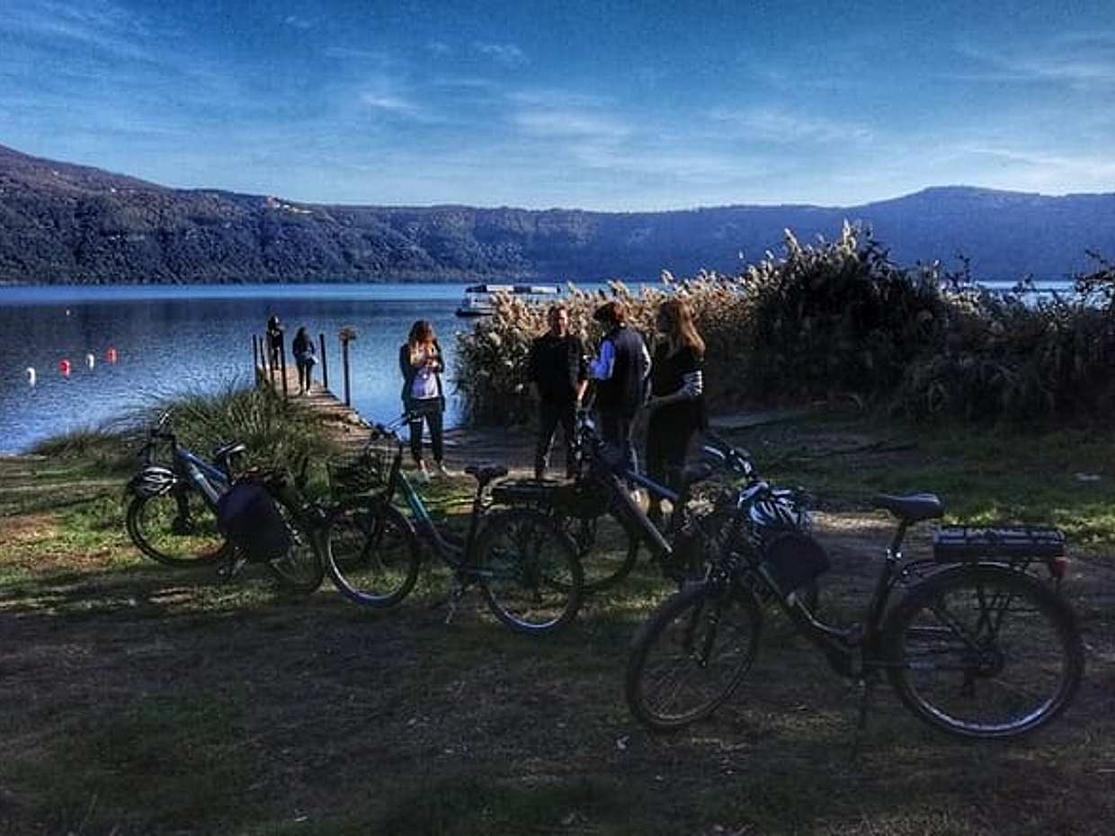 Castelli Romani Day Trip: Castel Gandolfo and Nemi, photo 2