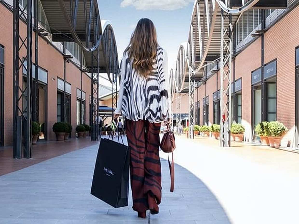PRIVATE Full-Day Shopping Tour: The Mall GUCCI and Spaces PRADA outlet, photo 2