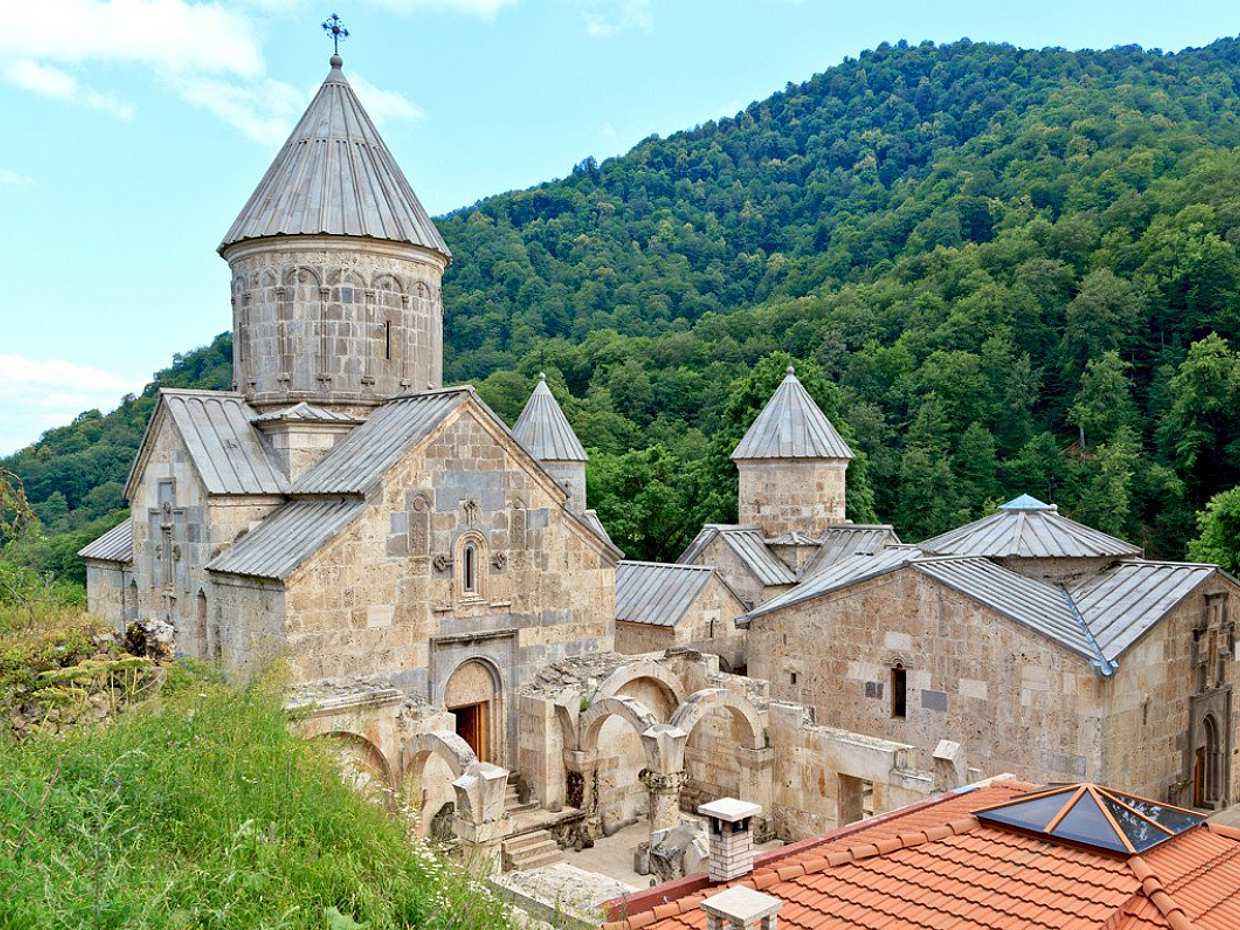 Lake Sevan, Sevanavank-klooster, Dilijan, Goshavank-klooster, Haghartsin-klooster in Armenië.
, photo 5