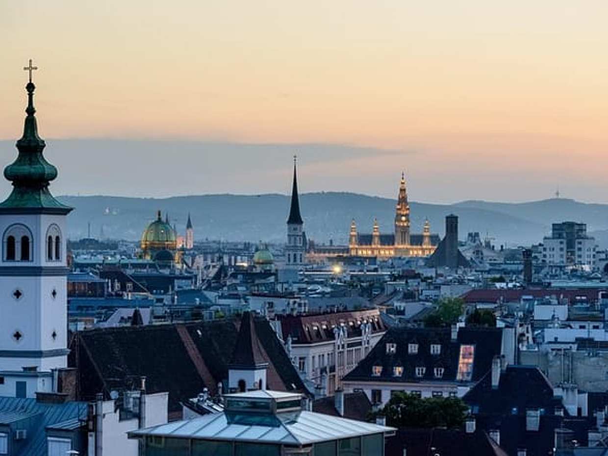 Private Salzburg to Vienna Transfer and Hallstatt Sightseeing, photo 2