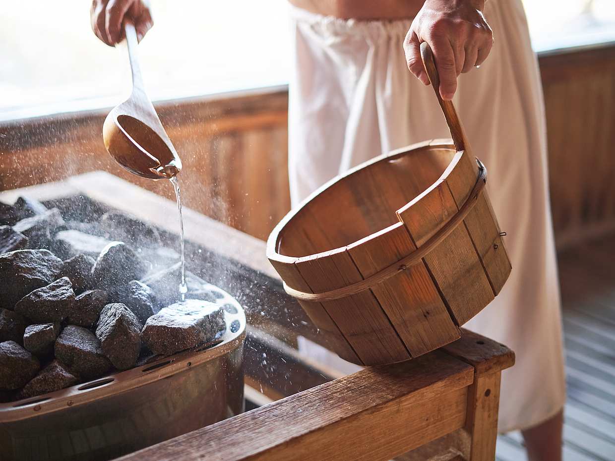 Authentique sauna au bord du lac avec dîner en Finlande, Sauna Pyhäjärvi au bord du lac.
