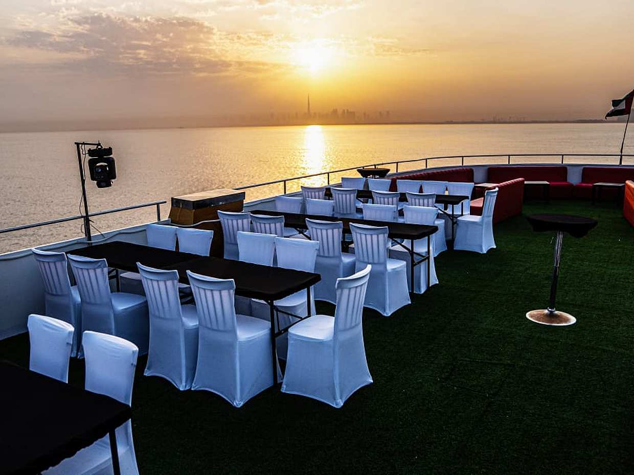 Dinner Cruise in Dubai Marina with Multi Show in United Arab Emirates, photo 4