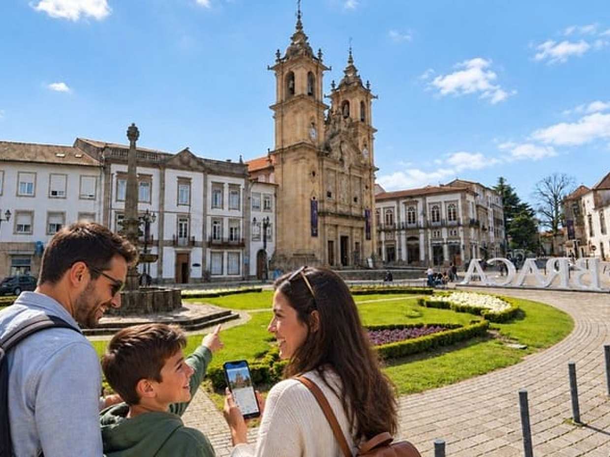 Braga Scavenger Hunt & Highlights Self-Guided Walking Tour