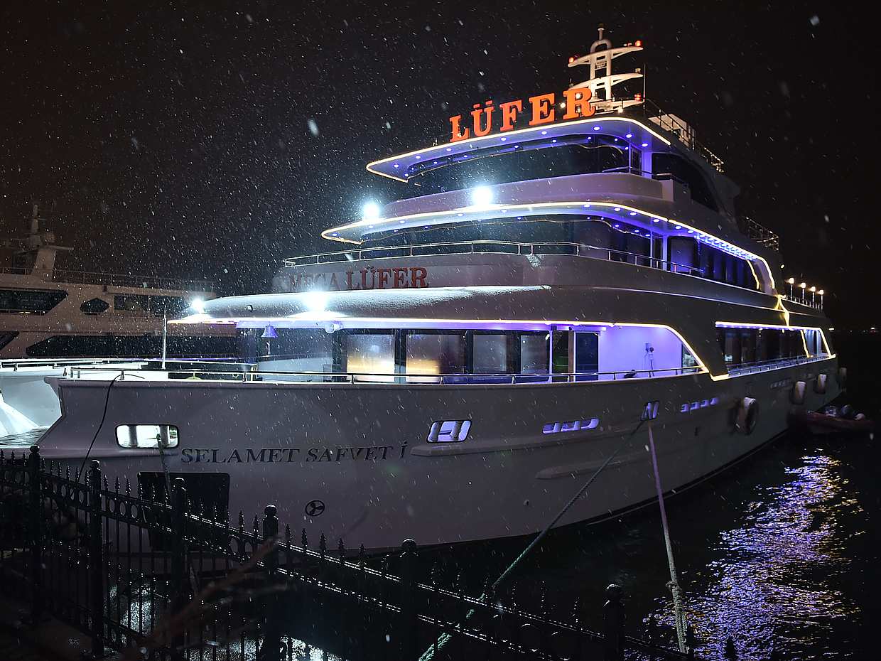 New Year's Eve Bosphorus Dinner Cruise with Soft Drink Menu, photo 2