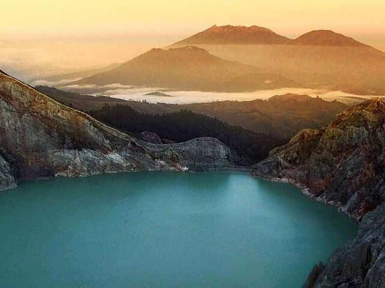4-Day Ijen Blue Fire, Bromo, Borobudur, Yogyakarta from Bali, photo 2