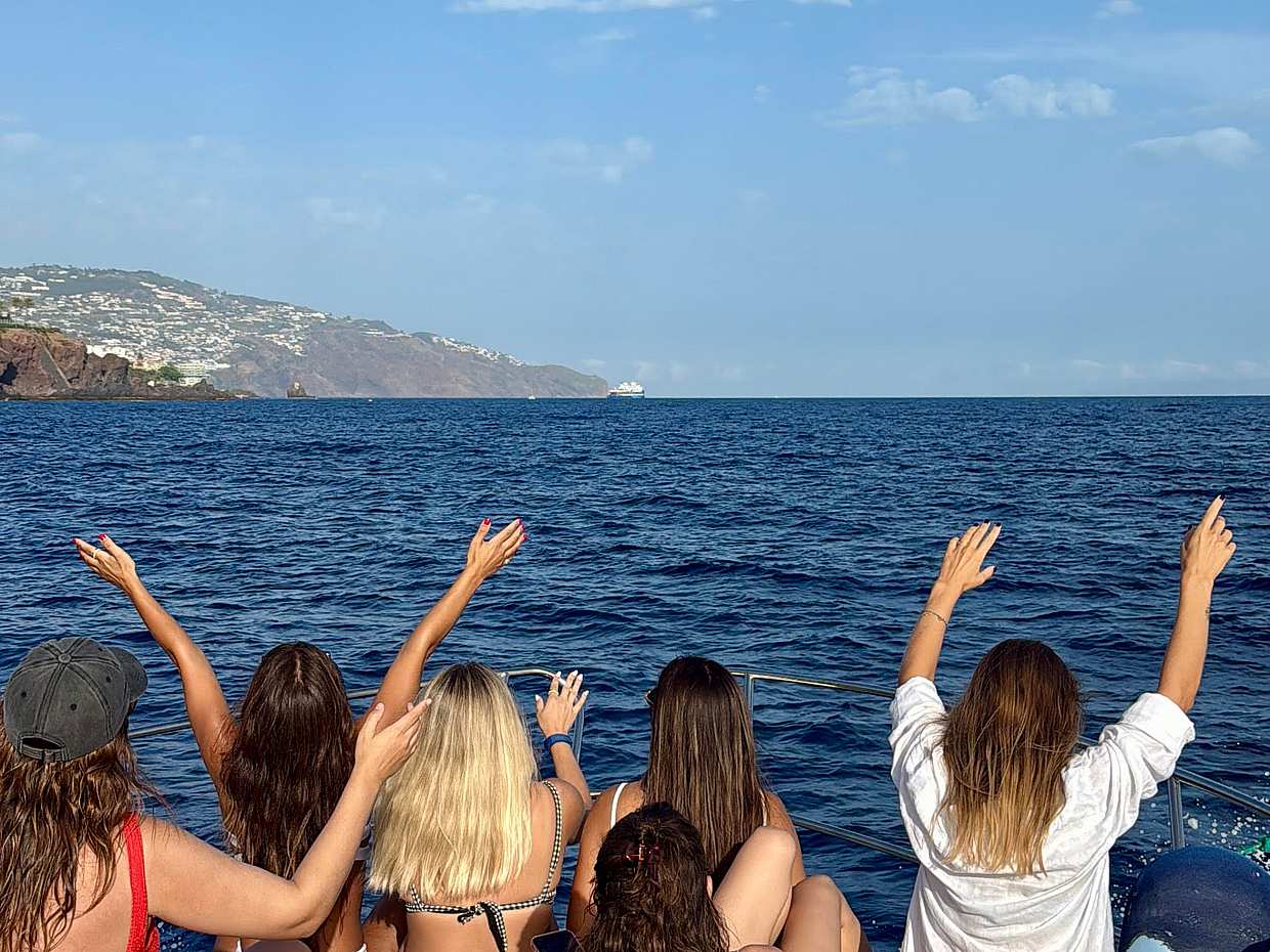 Private Yacht Tour: Cabo Girão & Crystal Waters in Portugal, Funchal, photo 4