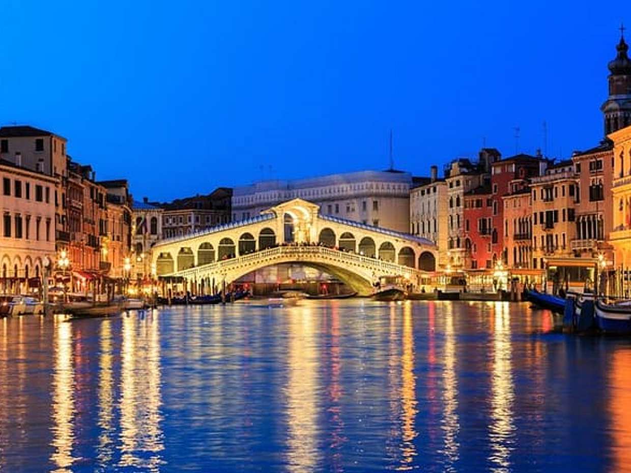 Venice Scavenger Hunt and Best Landmarks Self-Guided Tour
