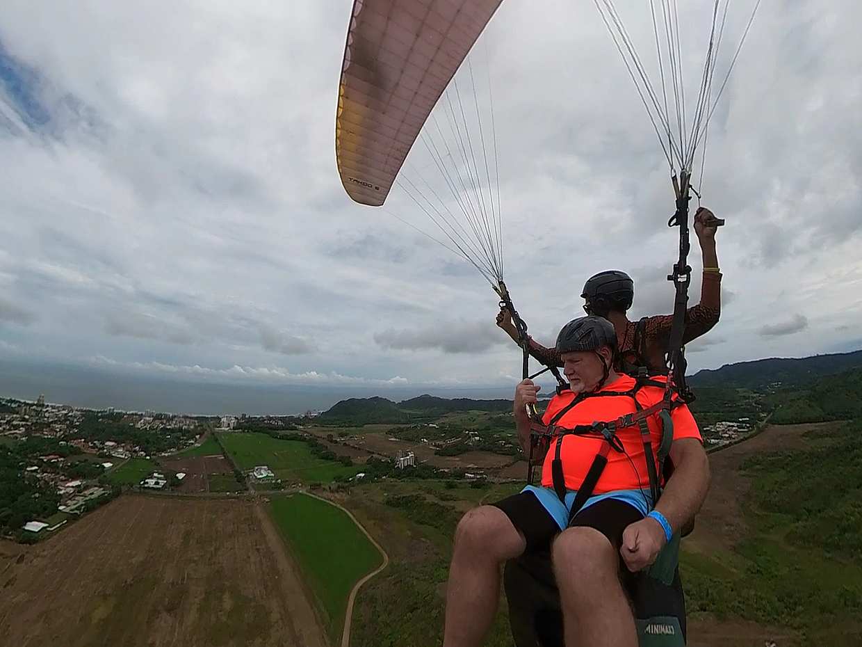 Vuelo en parapente biplaza 300 metros 15/20 en Costa Rica, Jacó., photo 2