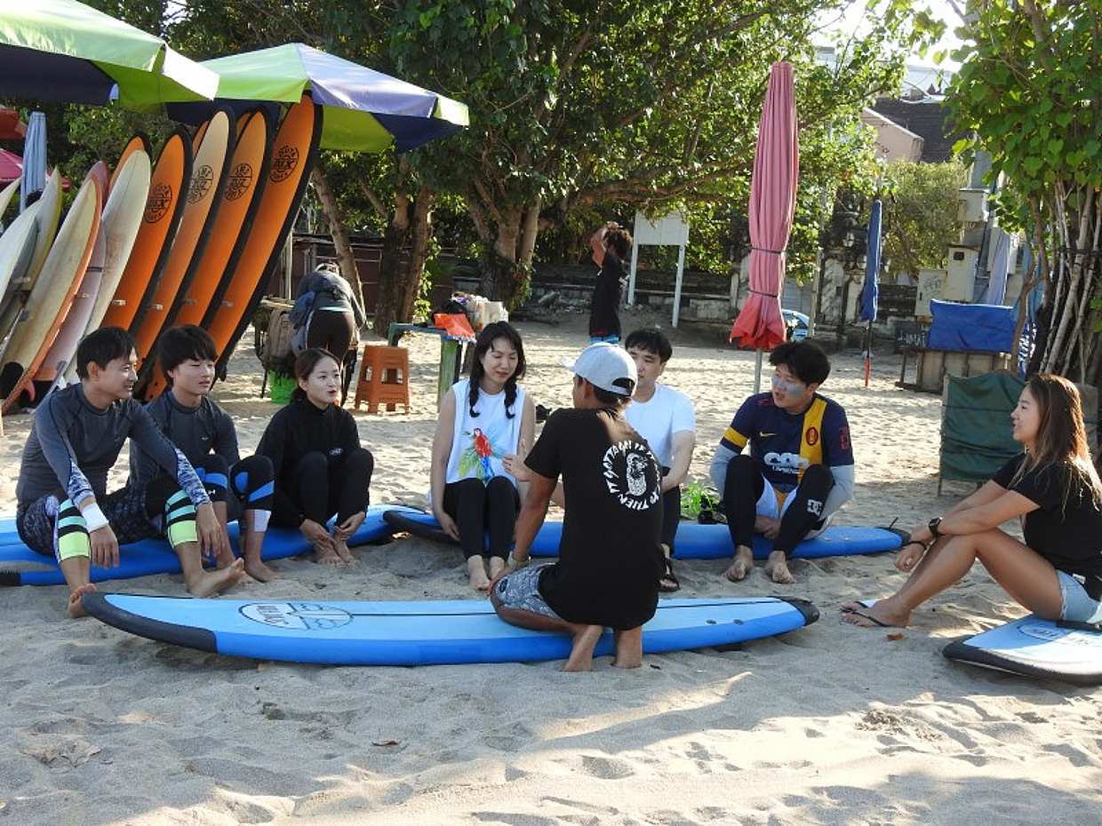 Gruppen-Surfsession auf Bali, photo 2